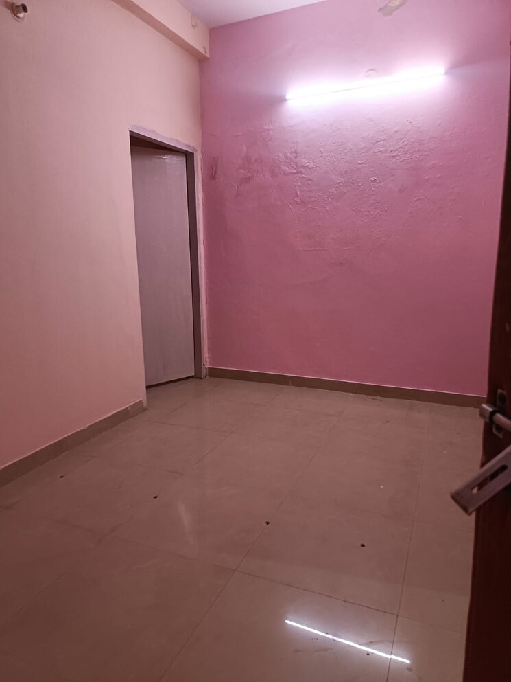 Room, rwa-apartments 2 Bedroom 162 Sq.Mt. Independent House In Sector 31 Noida 9731067