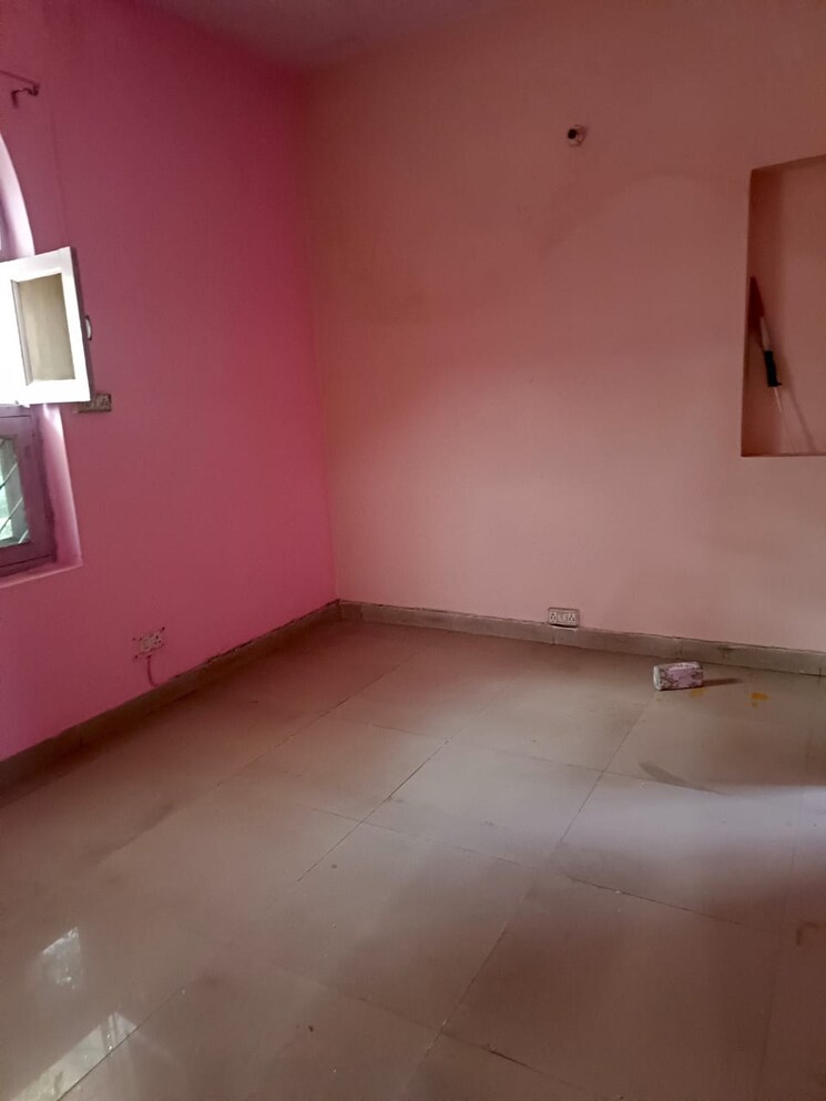 Cover Image, rwa-apartments 2 Bedroom 162 Sq.Mt. Independent House In Sector 31 Noida 9731067