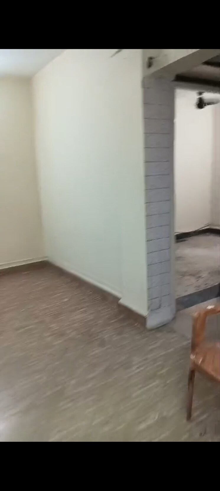 Room, kurla east 1 Bedroom 500 Sq.Ft. Apartment In Kurla East Mumbai 9731078