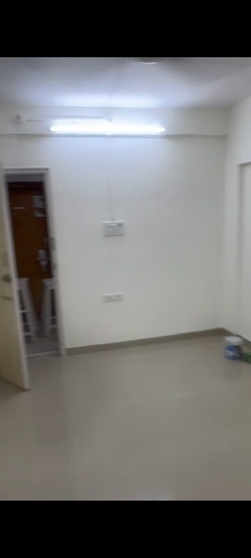Room in 1 BHK Apartment at Kurla East – for Rent