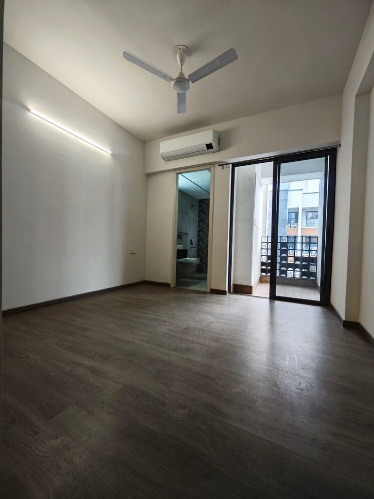 Room, saket 3 Bedroom 2000 Sq.Ft. Apartment In Saket Delhi 9731117