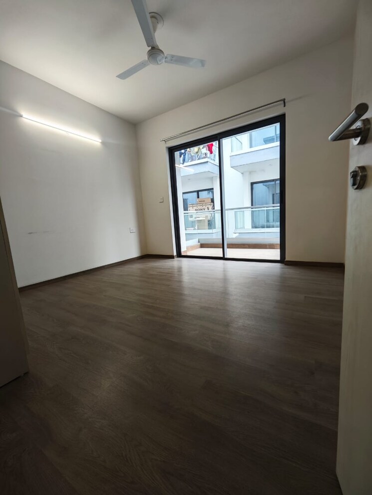 Room, saket 3 Bedroom 2000 Sq.Ft. Apartment In Saket Delhi 9731117