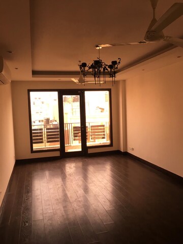 Room in 3 BHK Apartment at Greater Kailash ii – for Rent