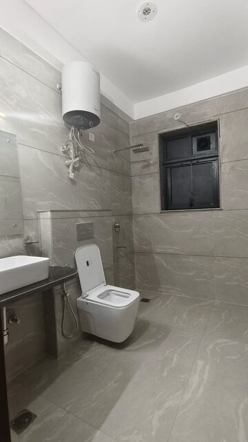 Bathroom in 3 BHK Builder Floor at Uday Arden 45, Sector 45 – for Rent
