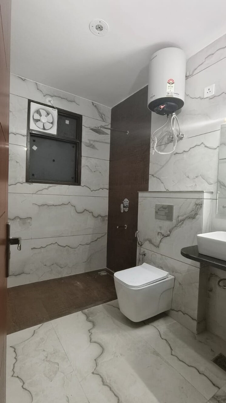 Bathroom, uday-arden-45 3 Bedroom 1650 Sq.Ft. Builder Floor In Sector 45 Gurgaon 9731151