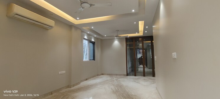 Room, greater kailash i 3 Bedroom 225 Sq.Yd. Builder Floor In Greater Kailash I Delhi 9731165