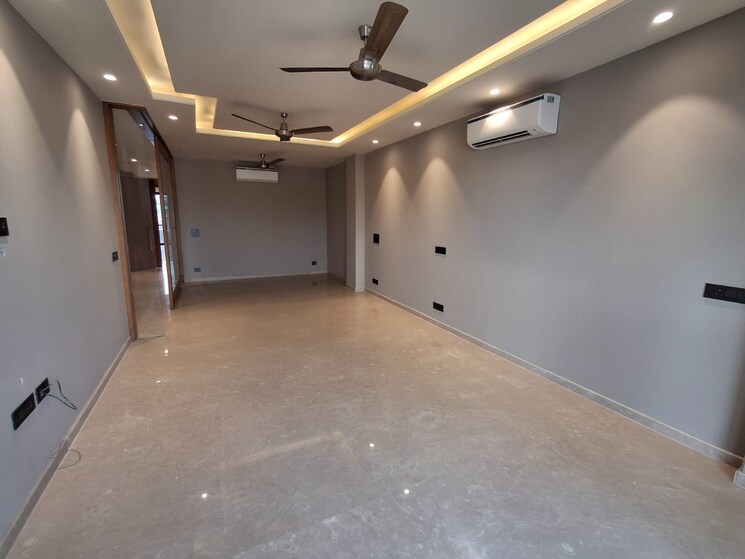 Room, greater kailash i 3 Bedroom 2000 Sq.Ft. Builder Floor In Greater Kailash I Delhi 9731169