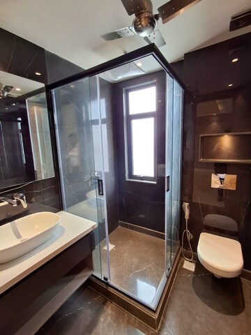 Team Area in 3 BHK Builder Floor at Greater Kailash I – for Rent