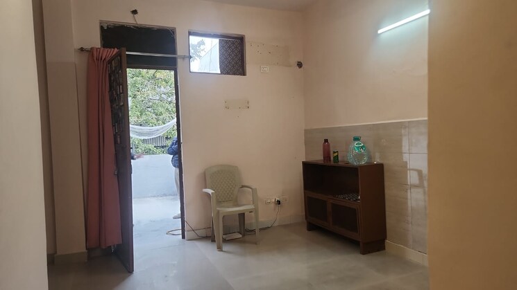 Room, east of kailash 1 Bedroom 1000 Sq.Ft. Builder Floor In East Of Kailash Delhi 9731172