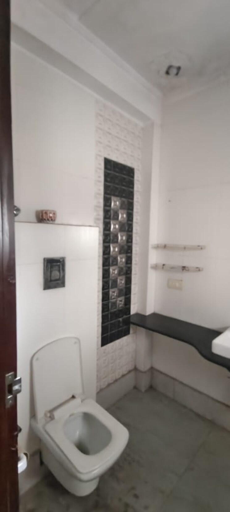 Bathroom, roop nagar 4 Bedroom 2700 Sq.Ft. Builder Floor In Roop Nagar Delhi 9731185