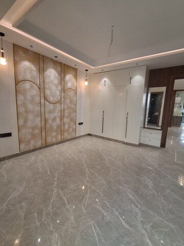 Room in 3.5 BHK Builder Floor at Sector 57 – for Sale