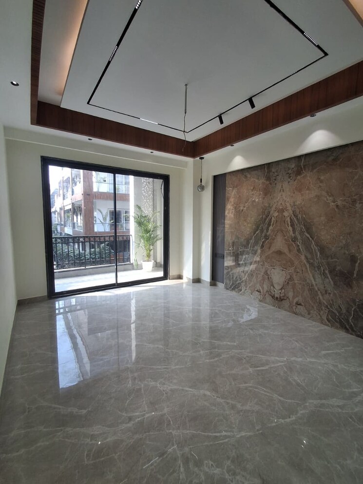 Room, sector 57 3.5 Bedroom 2025 Sq.Ft. Builder Floor In Sector 57 Gurgaon 9731195