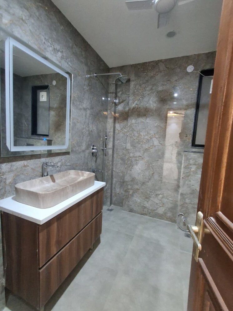 Bathroom, ansal-versalia-avante 4 Bedroom 2430 Sq.Ft. Builder Floor In Sector 67a Gurgaon 9731208