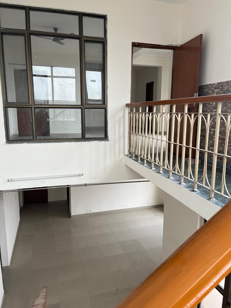 Balcony, sector 27 5 Bedroom 3500 Sq.Ft. Penthouse In Sector 27 Panchkula 9731218