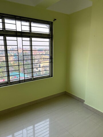 Room in 3 BHK Builder Floor at Satgaon – for Rent