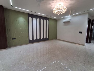 Living Room in 3.5 BHK Builder Floor at South City 2 – for Sale