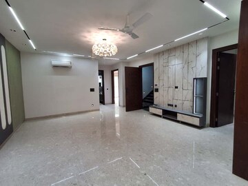Room in 3.5 BHK Builder Floor at South City 2 – for Sale