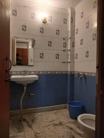 3 BHK Builder Floor For Rent in Saket