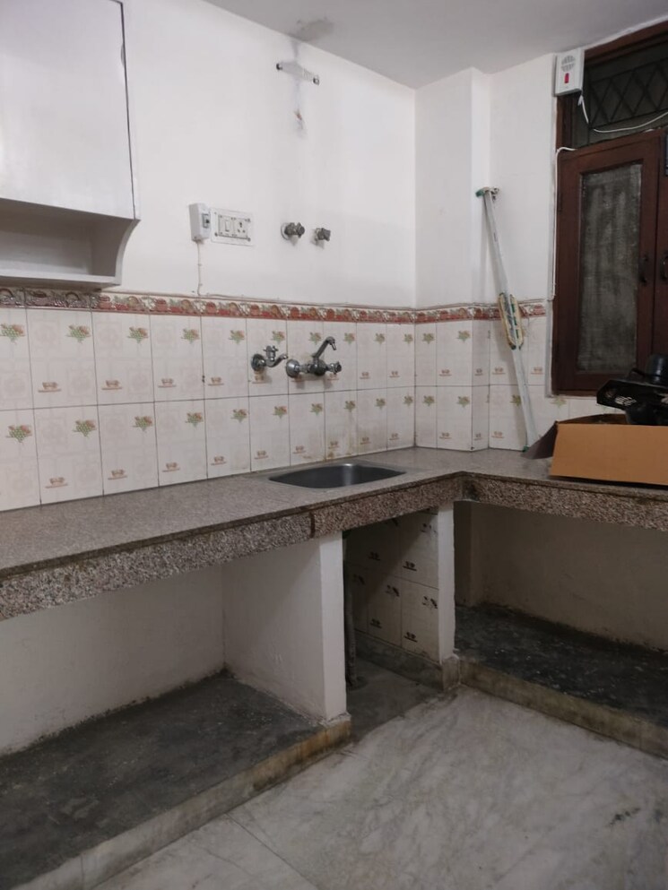 Kitchen, saket 3 Bedroom 1100 Sq.Ft. Builder Floor In Saket Delhi 9731231
