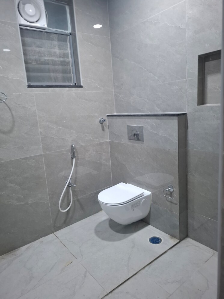Bathroom, banjara hills 2 Bedroom 1200 Sq.Ft. Apartment In Banjara Hills Hyderabad 9731242