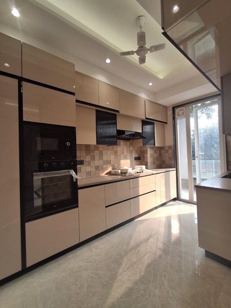 Kitchen, sushant lok iii 3.5 Bedroom 1935 Sq.Ft. Builder Floor In Sushant Lok Iii Gurgaon 9731245