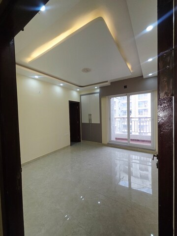 Furnished Amenities in 3.5 BHK Apartment at Rishita Mulberry Heights, Sushant Golf City – for Rent