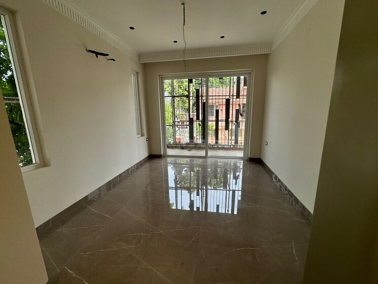 Room, sector 7 3 Bedroom 250 Sq.Yd. Builder Floor In Sector 7 Panchkula 9731259