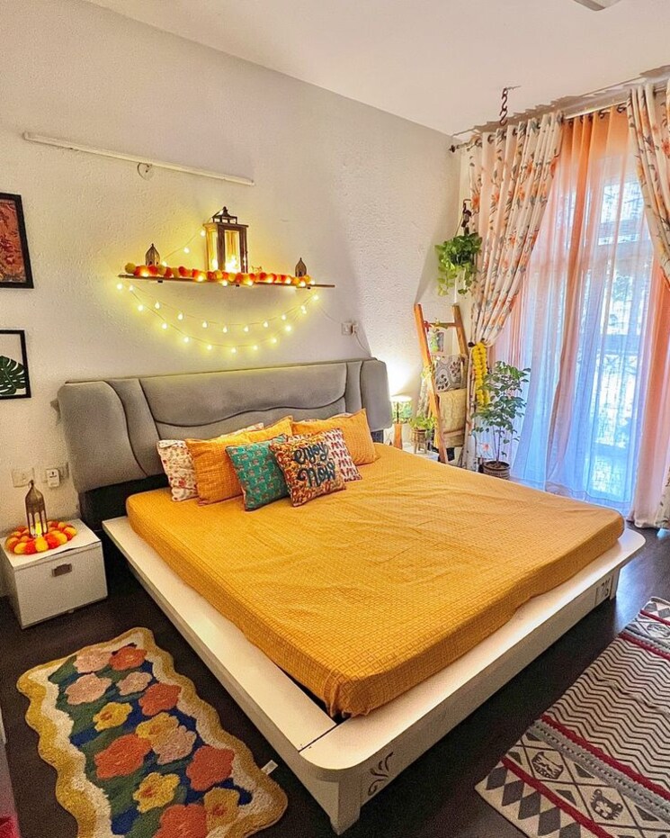 Room, vineet khand Pg For Girls In Vineet Khand 9731266