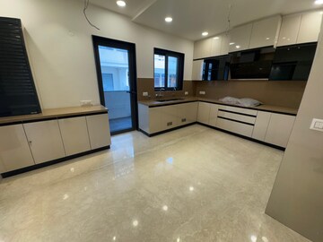 Room in 3 BHK Builder Floor at Sector 8 – for Sale