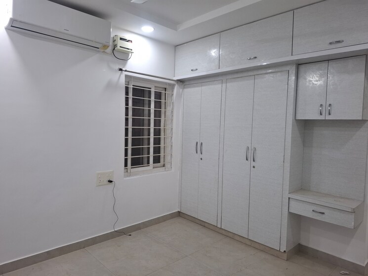 Room, banjara hills 3 Bedroom 2000 Sq.Ft. Apartment In Banjara Hills Hyderabad 9731270
