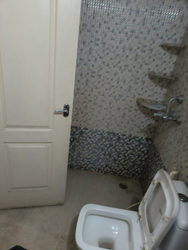 Bathroom, maxblis-grand-kingston 1 Bedroom 615 Sq.Ft. Apartment In Sector 75 Noida 9731295