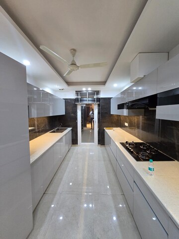 Building Lobby in 3 BHK Builder Floor at Sushant Lok 3, Sector 57 – for Rent
