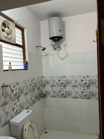 Bathroom in 2 BHK Builder Floor at Sector 47 – for Rent