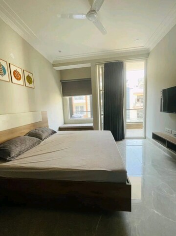 Bedroom in Studio Builder Floor at Sector 44 – for Rent