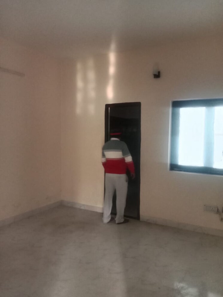 Room, rwa-apartments-sector-72 3 Bedroom 3200 Sq.Ft. Independent House In Sector 72 Noida 9731403