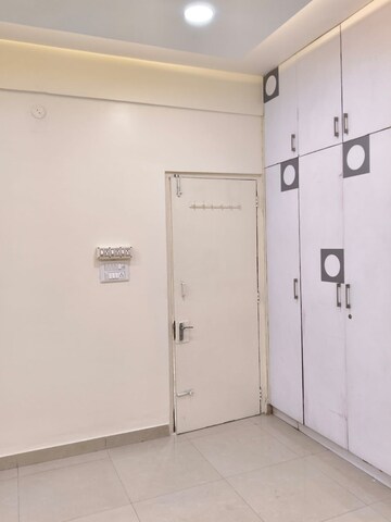 Room in 2 BHK Apartment at Frazer Town – for Sale