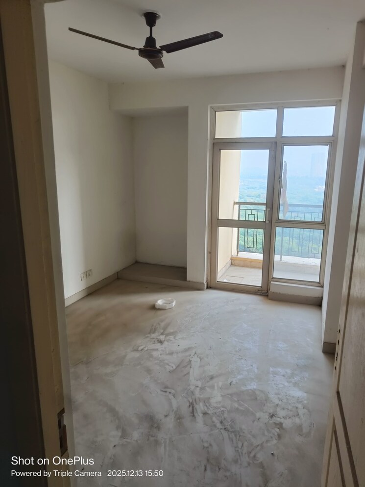 Room, grand-omaxe 2.5 Bedroom 1250 Sq.Ft. Apartment In Gomti Nagar Lucknow 9731445