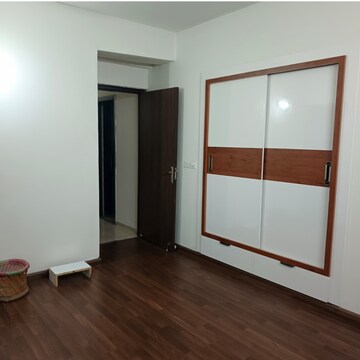 Room in 2 BHK Apartment at BPTP Discovery Park, Sector 80 – for Rent