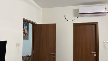 Room in 2.5 BHK Apartment at Aparna Sarovar Zenith, Nallagandla – for Rent