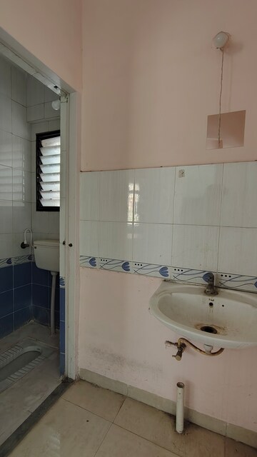 Bathroom in 2 BHK Apartment at Bavdhan – for Rent