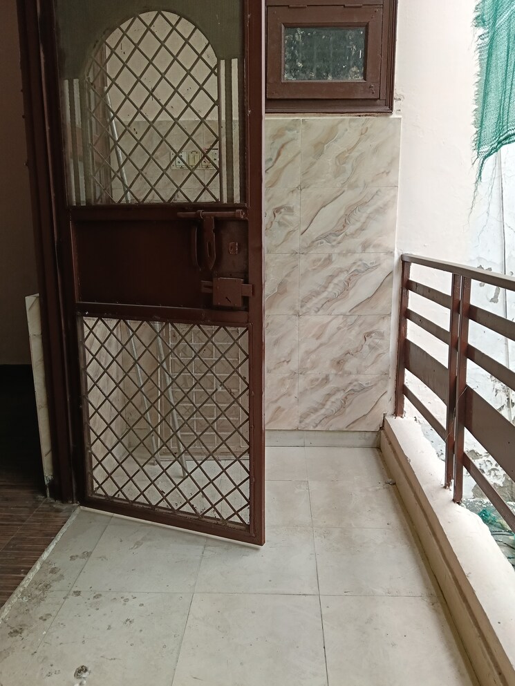 Balcony, oceans-shri-sai-apartment 2 Bedroom 900 Sq.Ft. Apartment In Gt Road Ghaziabad 9731521