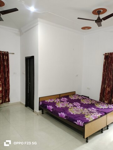 Bedroom in 3 BHK Builder Floor at Gomti Nagar – for Rent