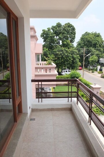 Balcony in  Pg at Viram Khand – for Rent