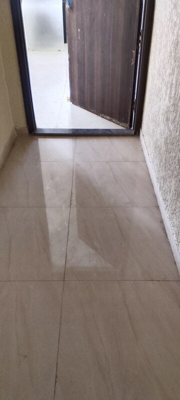 Room in 3 BHK Apartment at Kamal Apartment Teen Hath Naka, Louis Wadi – for Rent