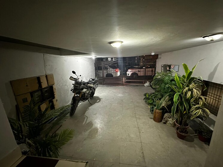  Parking, greater kailash i 3 Bedroom 1800 Sq.Ft. Builder Floor In Greater Kailash I Delhi 9731593