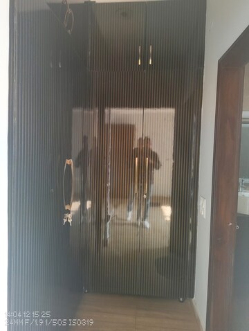 Building Lobby in 3 BHK Builder Floor at Sector 40 – for Rent