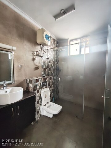 Bathroom in 3 BHK Builder Floor at Sector 40 – for Rent