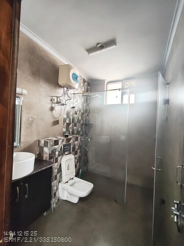Bathroom in 3 BHK Builder Floor at Sector 40 – for Rent