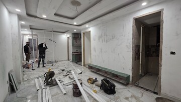 Parking in 3 BHK Builder Floor at Sector 104 – for Sale