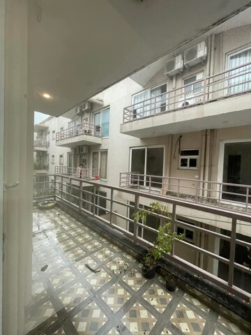 Balcony in 3 BHK Builder Floor at BPTP Amstoria, Sector 102 – for Rent